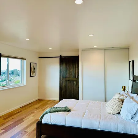 San Leandro Studio